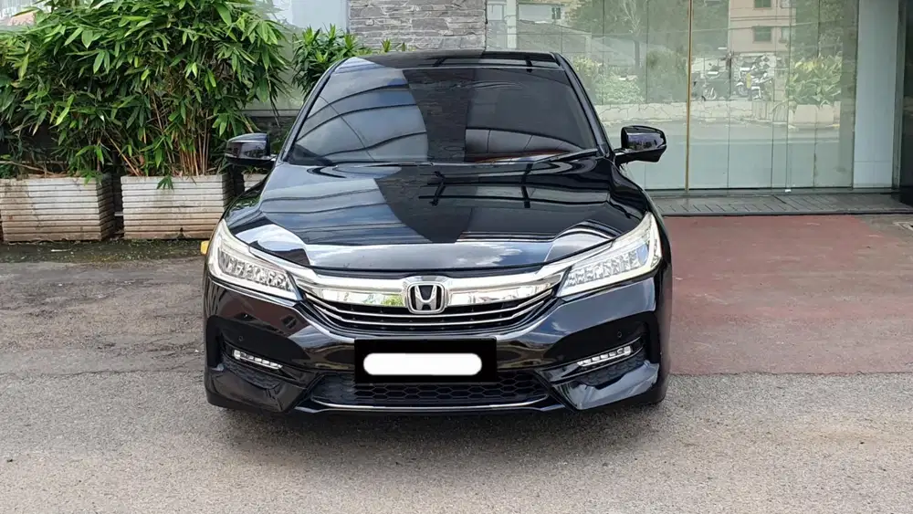 Honda accord vtil 2018 hitam