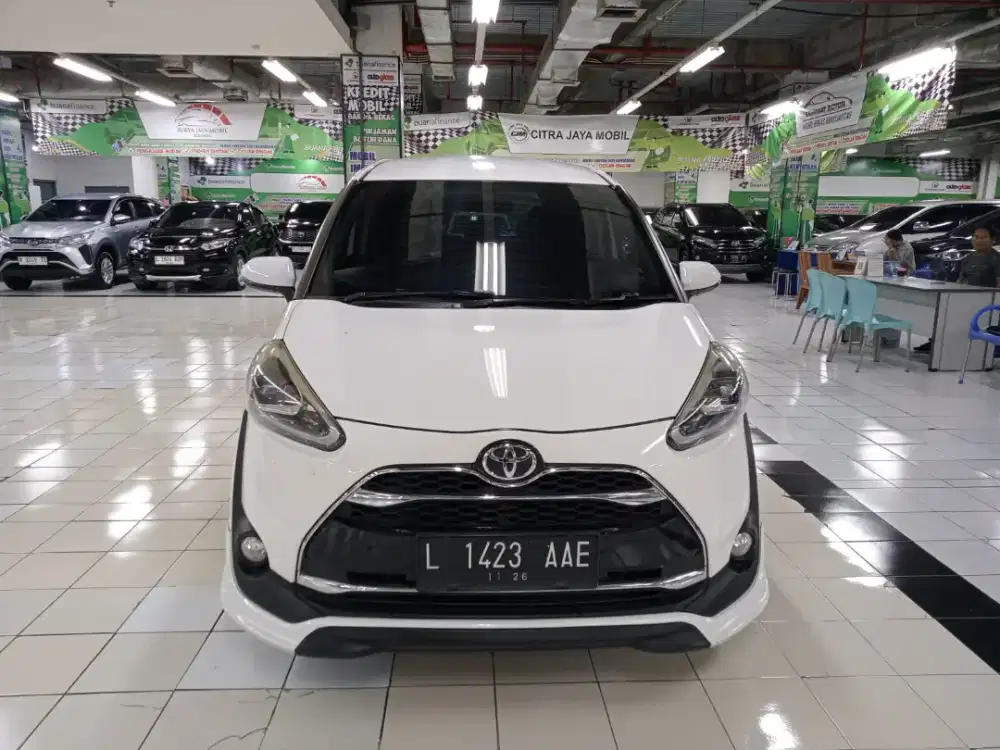 TOYOTA SIENTA Q AT 2016 PUTIH