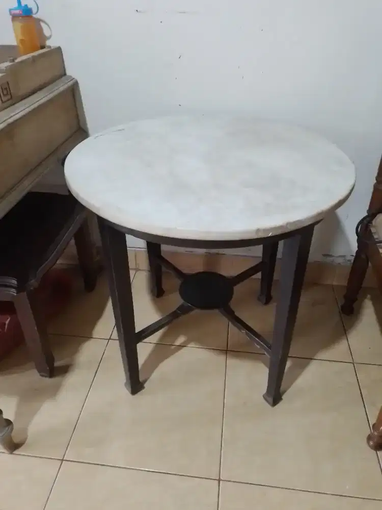 Meja marmer kuno  batavia
