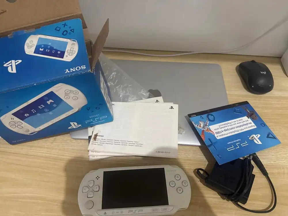 Psp E1004 ice white lengkap