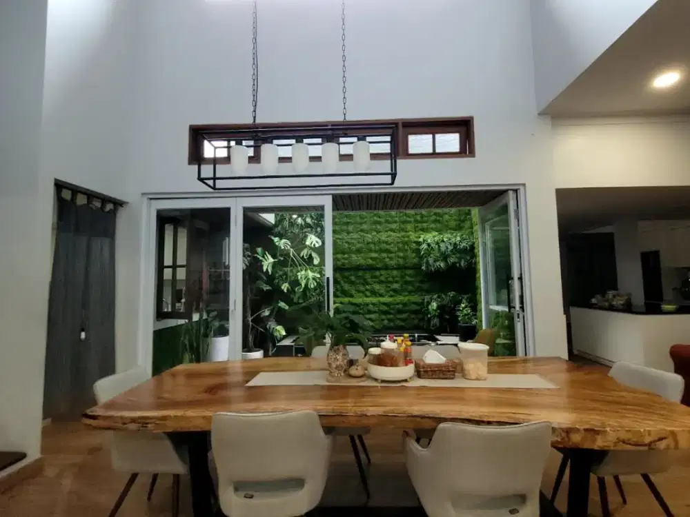 Dijual Rumah Cantik 2 Lantai Semi Furnished Lokasi Strategis Dekat Pasar Modern Bintaro di Sektor 9 Bintaro Tangsel Gb-16023
