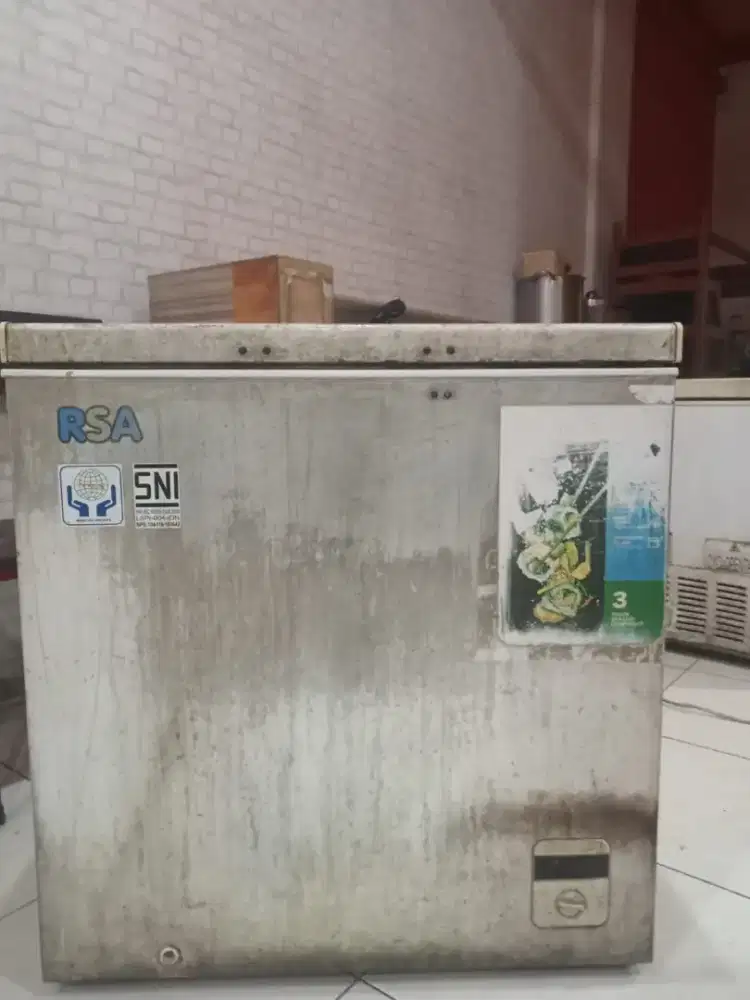 Freezer 210L bekas