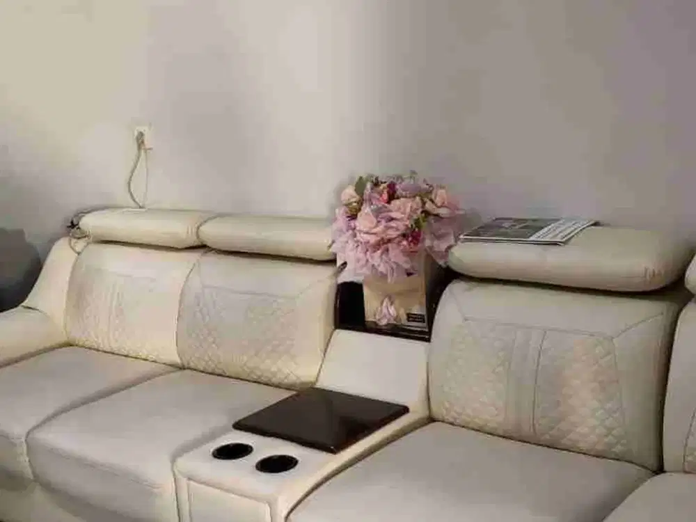 Dijual rumah semi furnish di Cluster Burgundy Sumareccon Bekasi
