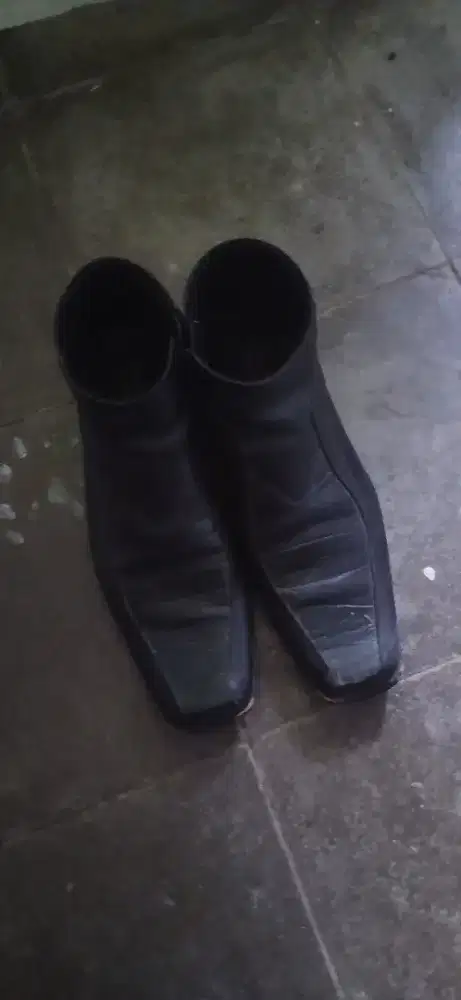 Sepatu kulit gak terpakai