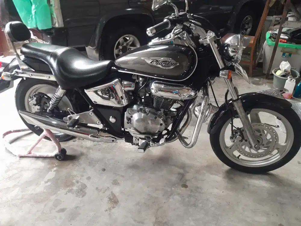 Honda phantom 200 cc thn 2005