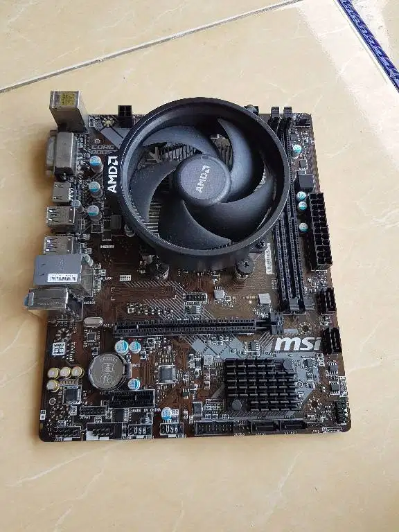Sepaket AMD AM4 Ryzen 3 2200G | MSI A320M-A PRO