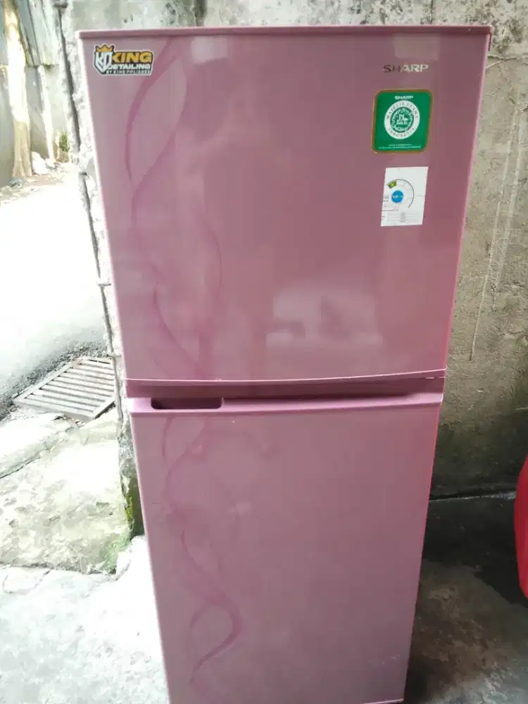 Bismillah semoga laku jual kulkas dua pintu merk SHARP kondisi normal