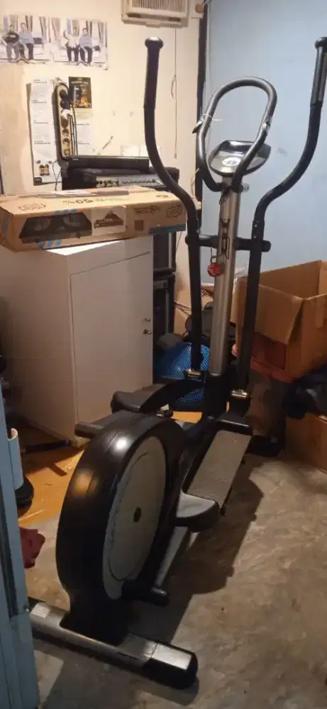 Elliptical Trainer/ Alat Olahraga Sepeda Merk Relent (SECOND)