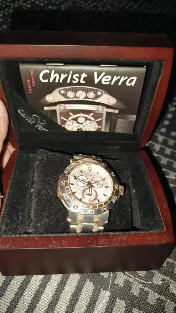 di jual jam tangan christ vera ori lengkpa dengan kotak