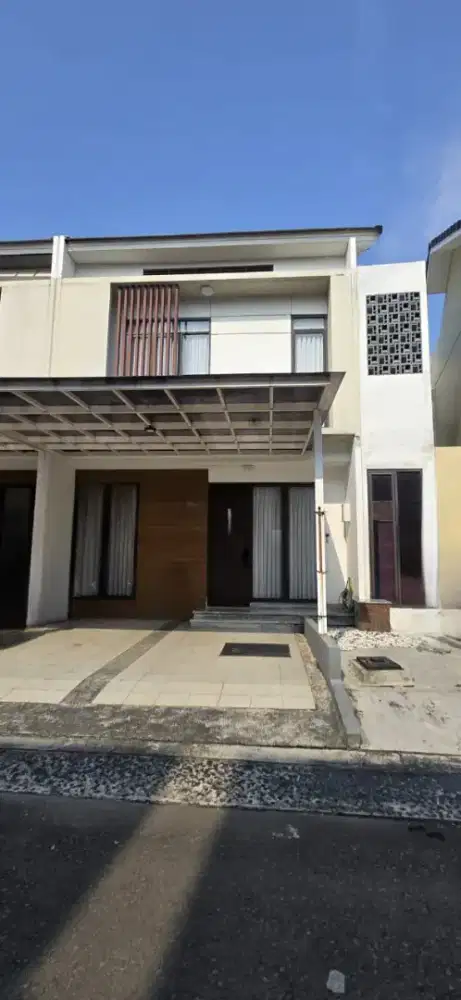 Rumah 2 lantai siap huni furnished  jakarta garden city jakarta timur