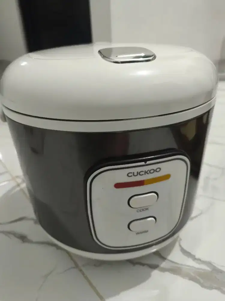 Rice Cooker Cuckoo CR 1005 1.8 Liter