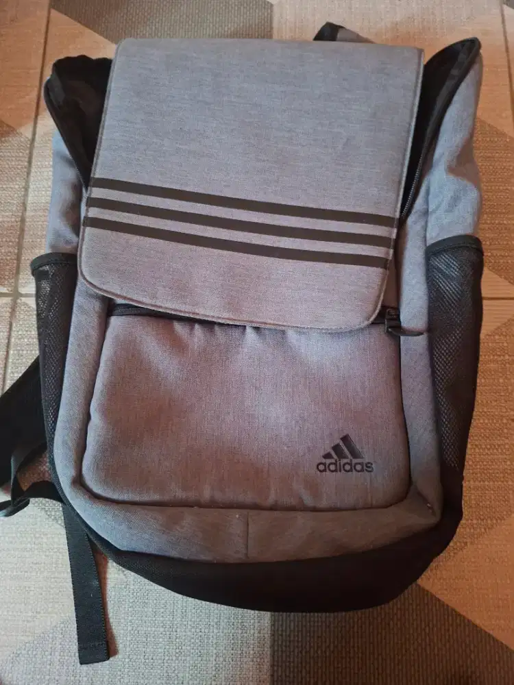 Tas Adidas Warna Abu Abu