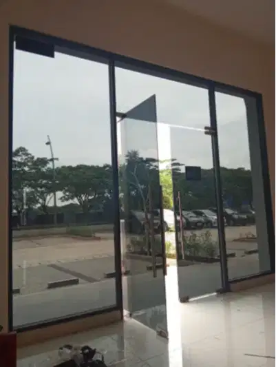 Kaca film perumahan anti panas & silau stiker kaca kantor toko ruko