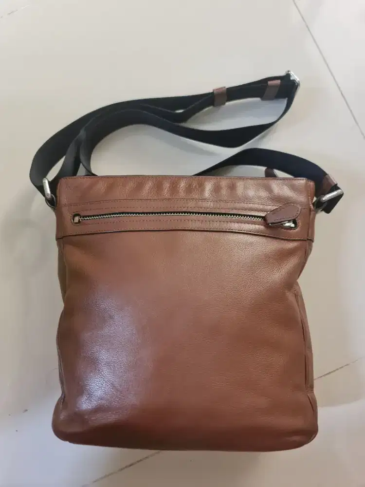 153. Tas Sling Bag Pria Coach Brown
Second Kulit Asli