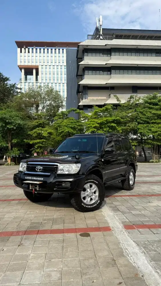 Toyota Landcruiser 100 Sahara 2004
