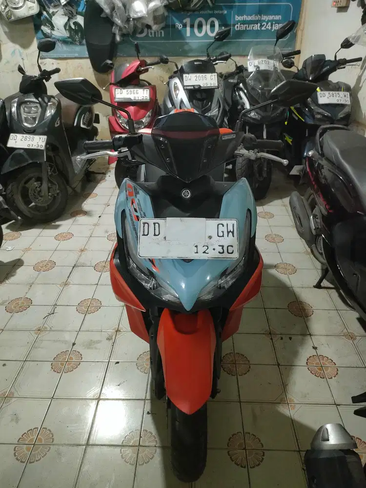 Yamaha Aerox 2025 biru orange