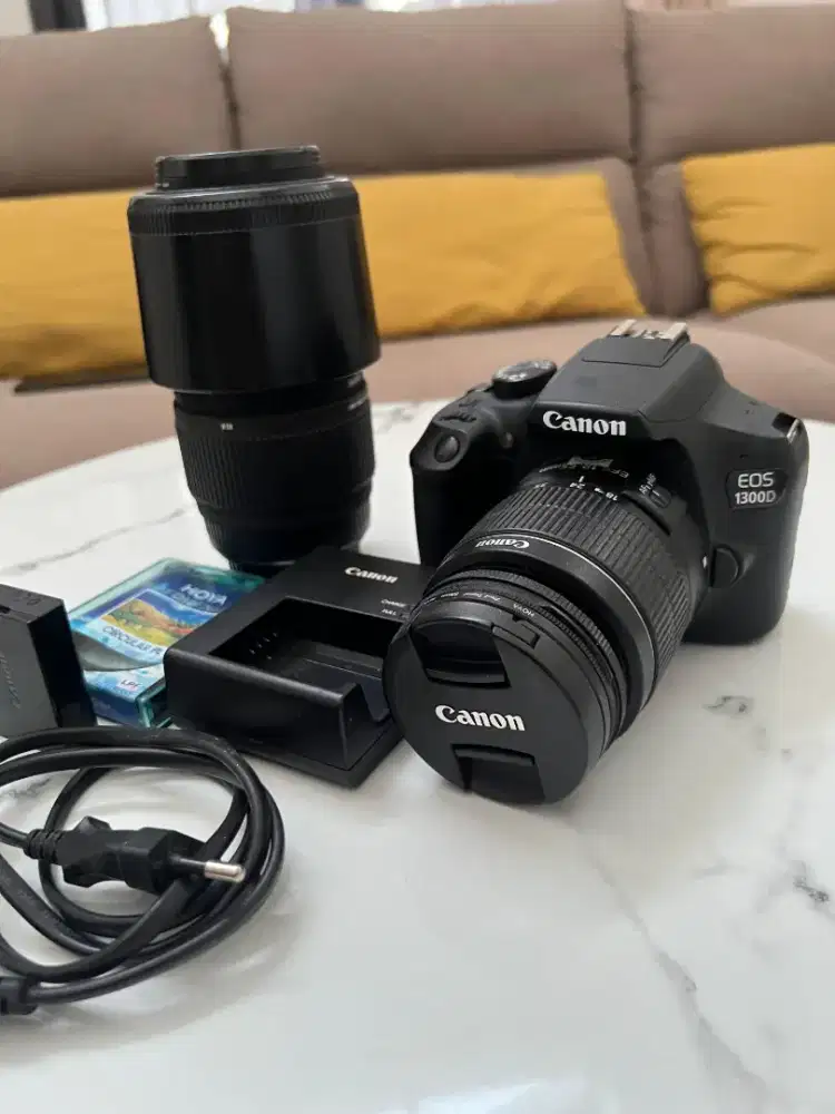Camera Canon 1300D support Wifi