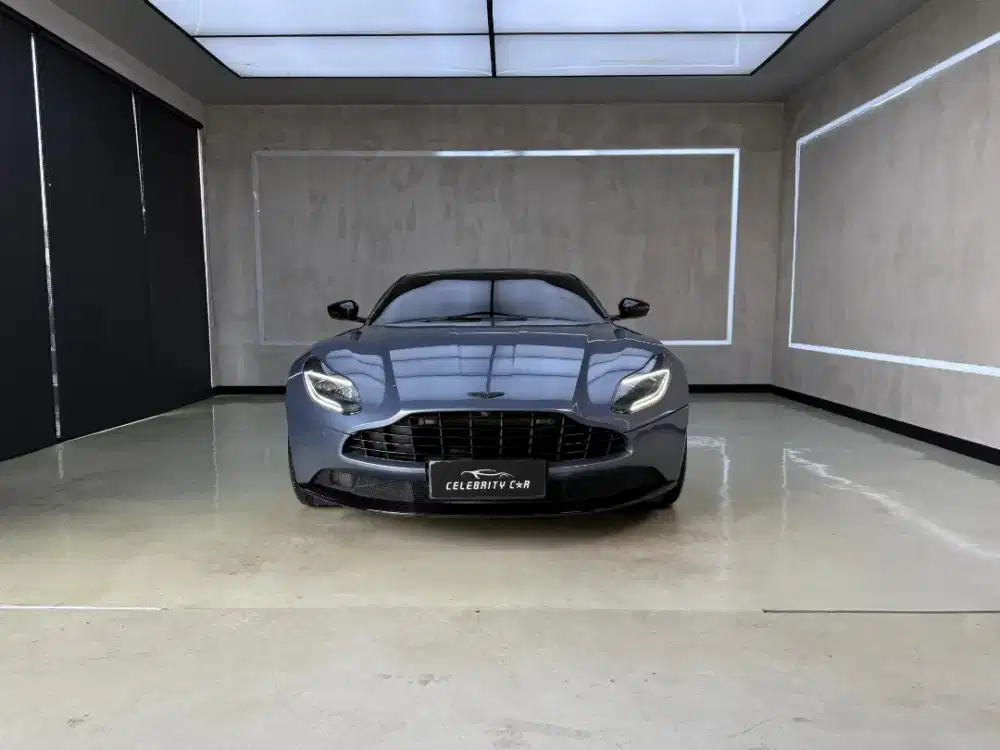 Aston Martin DB11 V8 Concours Blue 2022