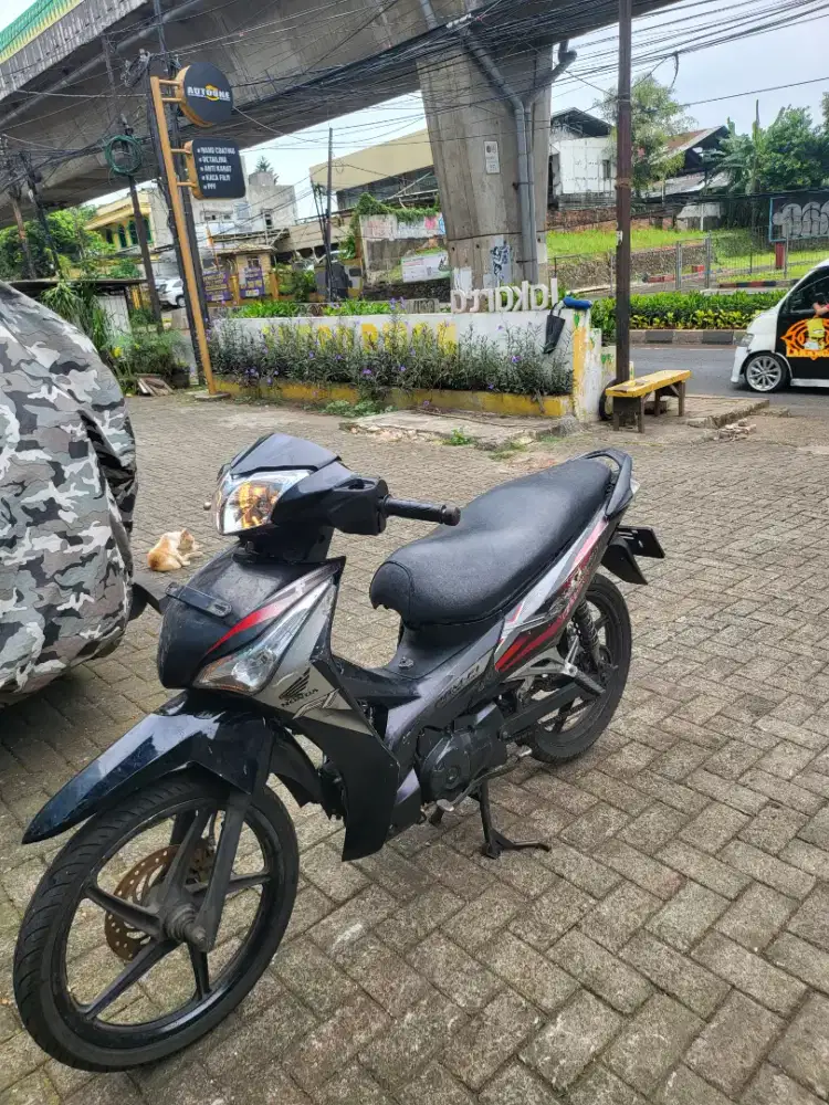 Di jual supra helm in 125