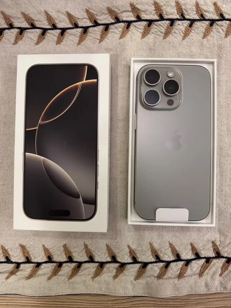 iPhone 16 Pro 128 GB Natural Titanium