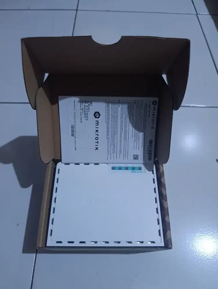 MIKROTIK RB750Gr3 (hEX)