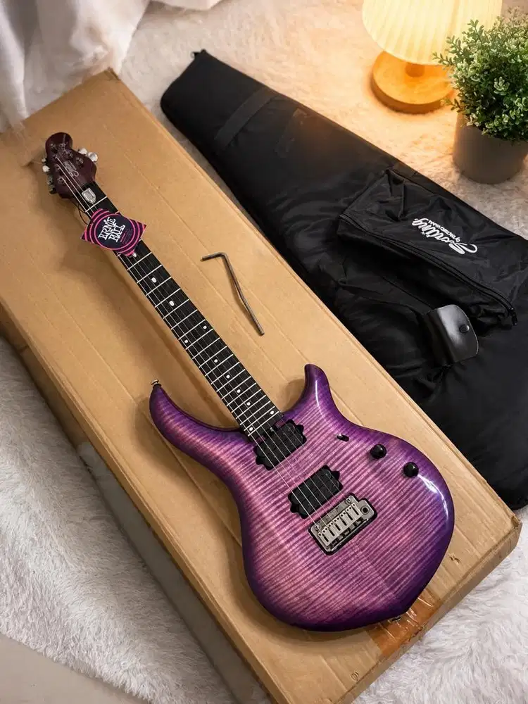 STERLING BY MUSICMAN MAJ200-XFM MAJESTY