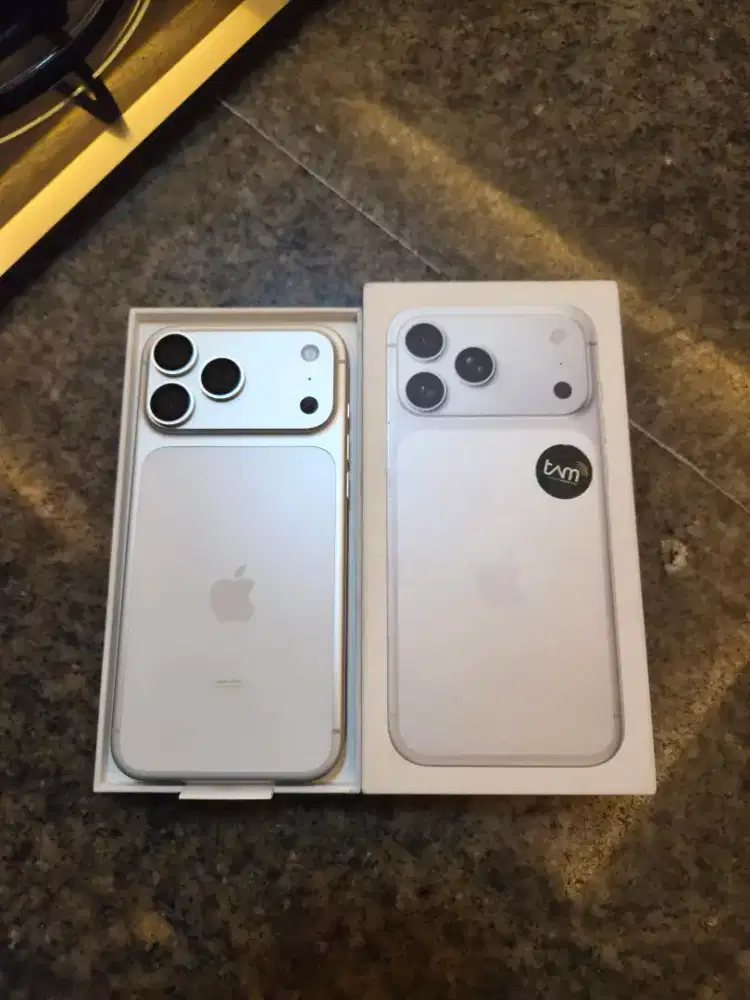 17 pro max 256gb silver ibox fullset original baru pake 3 bulan ini