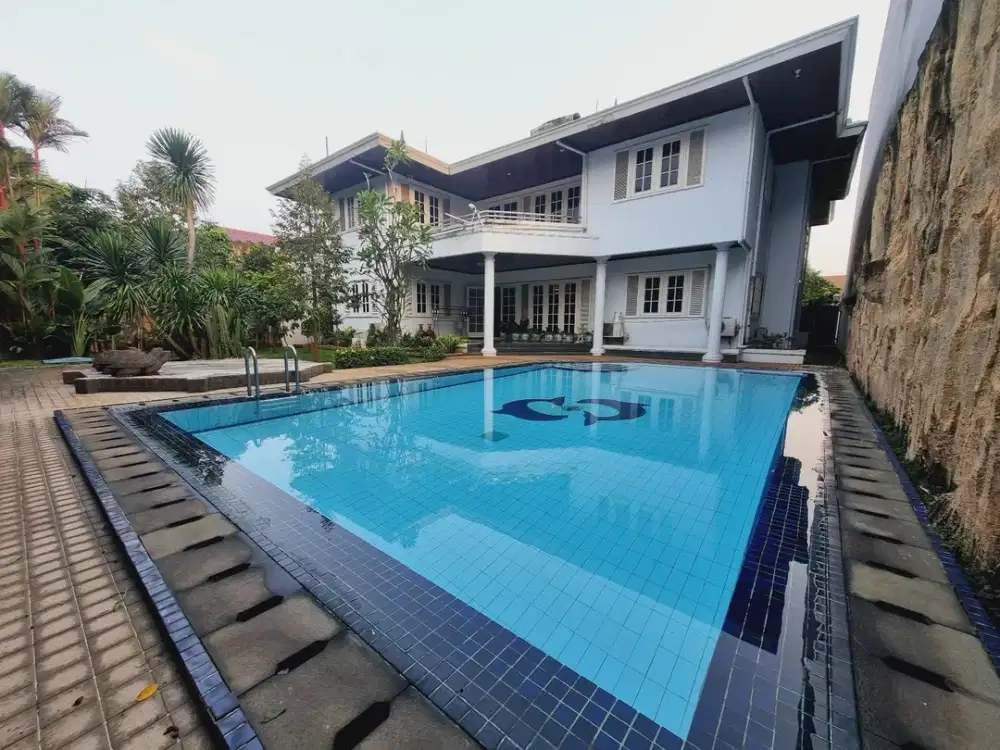 DIJUAL MURAH RUMAH MEWAH DI KOMPLEK ELIT VILLA CINERE MAS ADA KOLAM RENANG