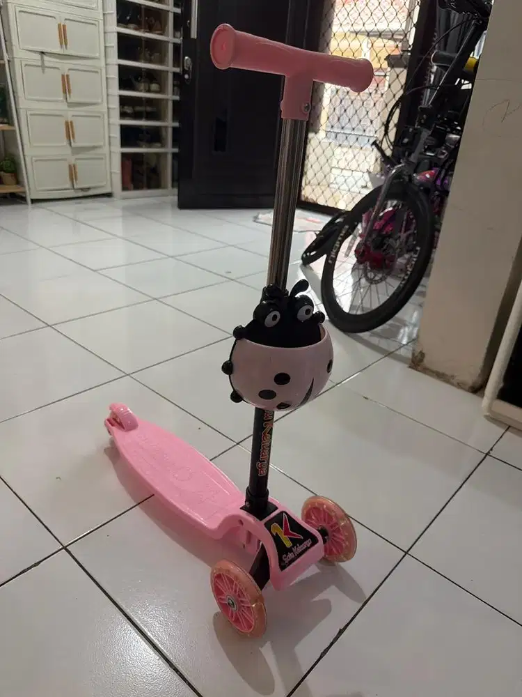Skuter scooter satu keluarga