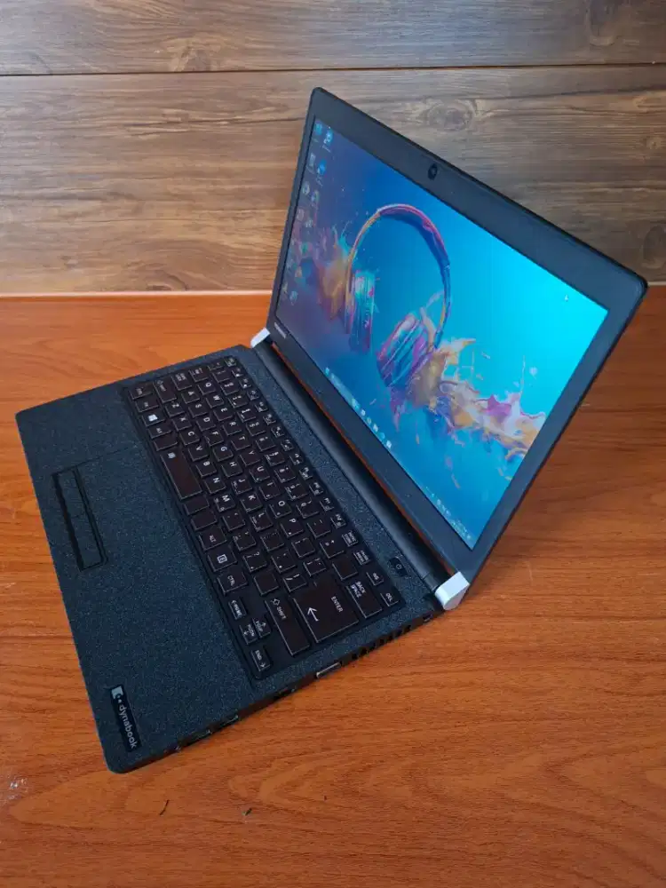 Laptop toshiba r73 i5