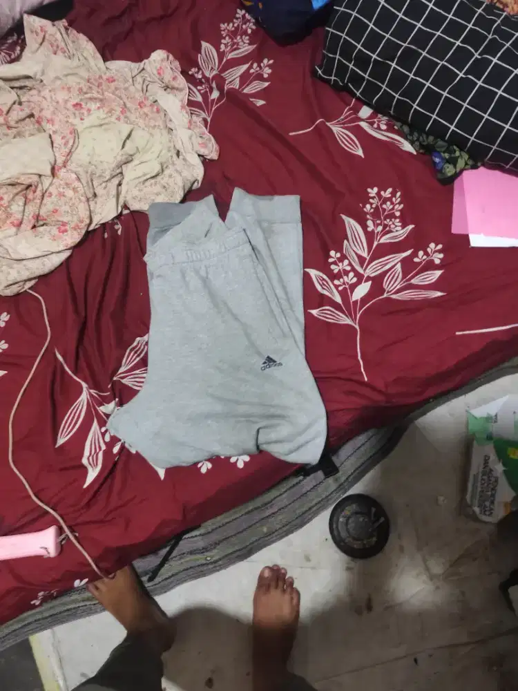 Celana panjang merek adidas