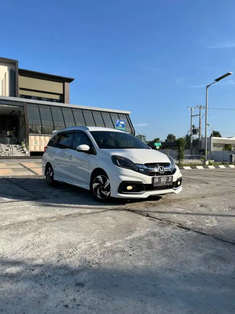 Honda Mobilio RS CVT