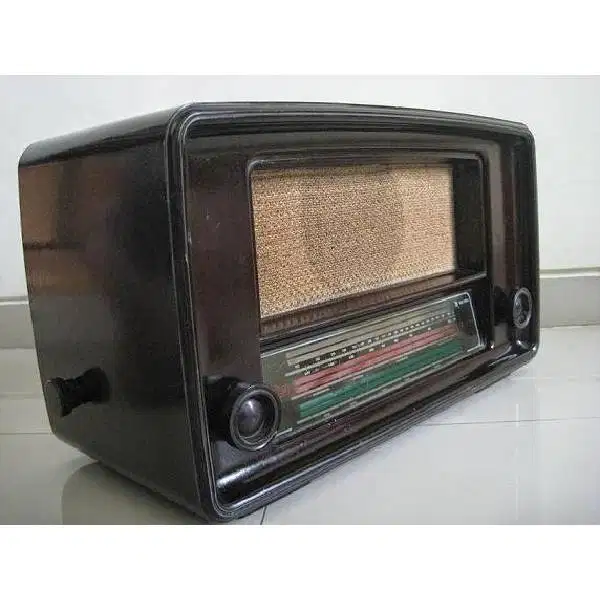 Original Unik Model Radio Germany NORA tube art deco style