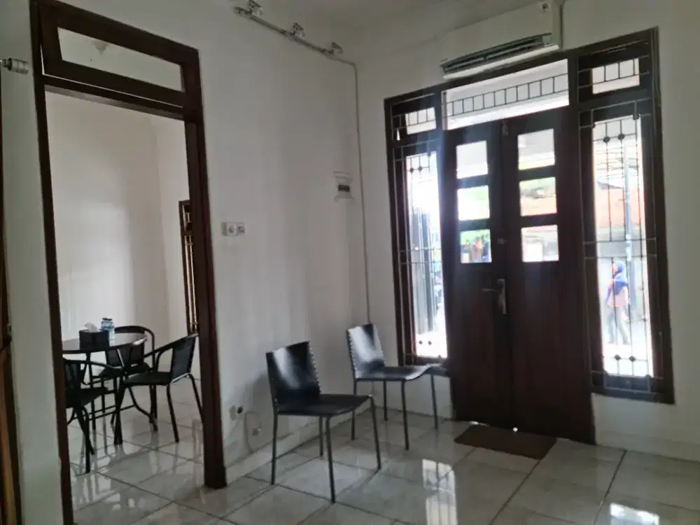 DICARI ASISTEN RUMAH TANGGA PROFESIONAL