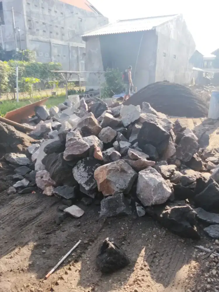 Batu pondasi / kali / belah 7,5 kubik / Rit