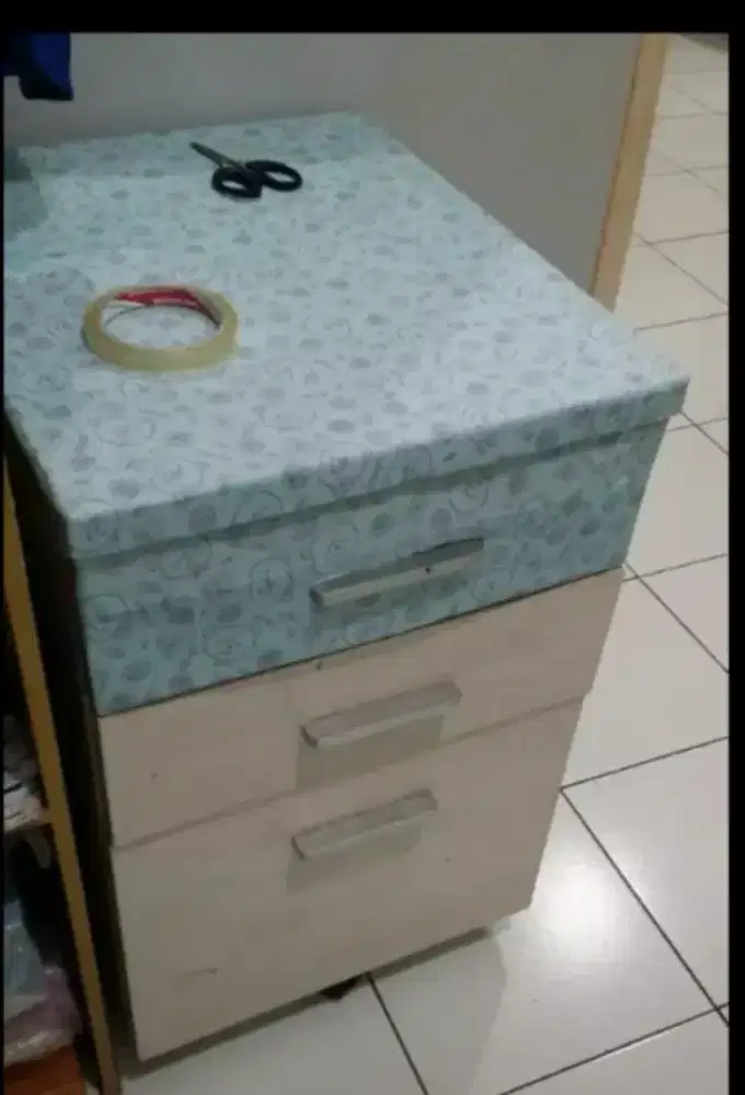 Lemari kecil 3 laci