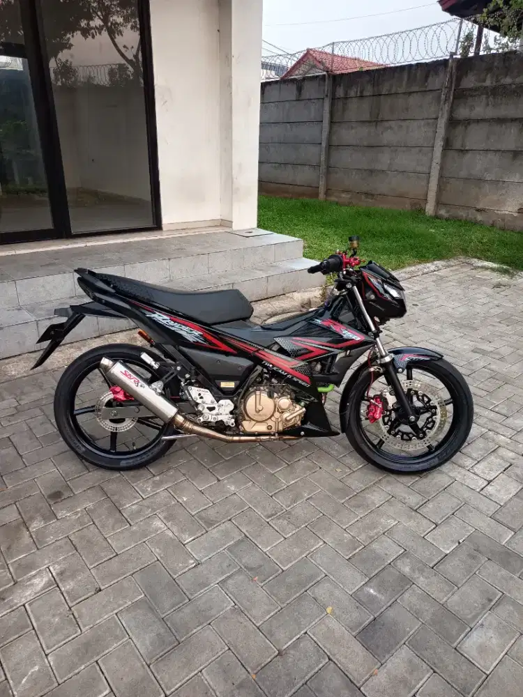 Satria FU Injeksi warna hitam tahun 2017