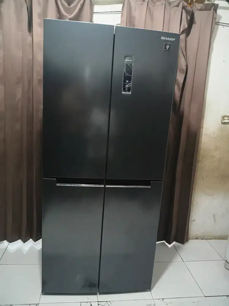 Dijual kulkas sharp 4 pintu kondisi mulus