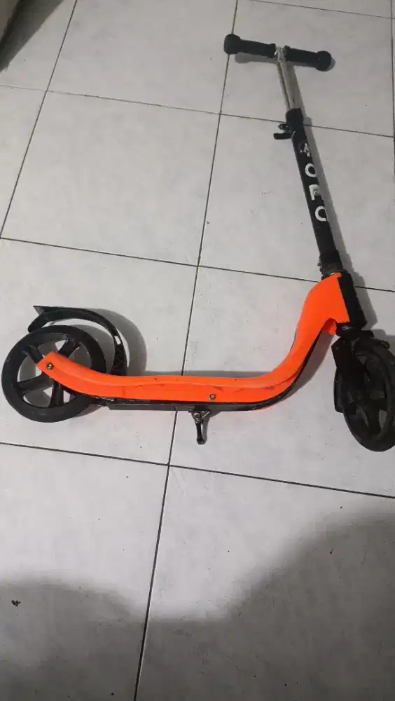 Skuter anak iora