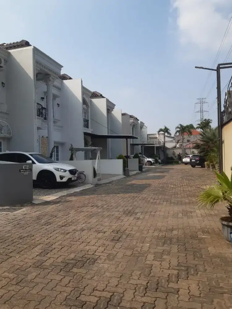 RUMAH + POOL KEBAGUSAN