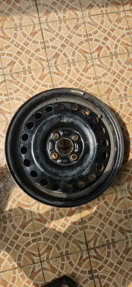 Velg kaleng R15 ex mobilio