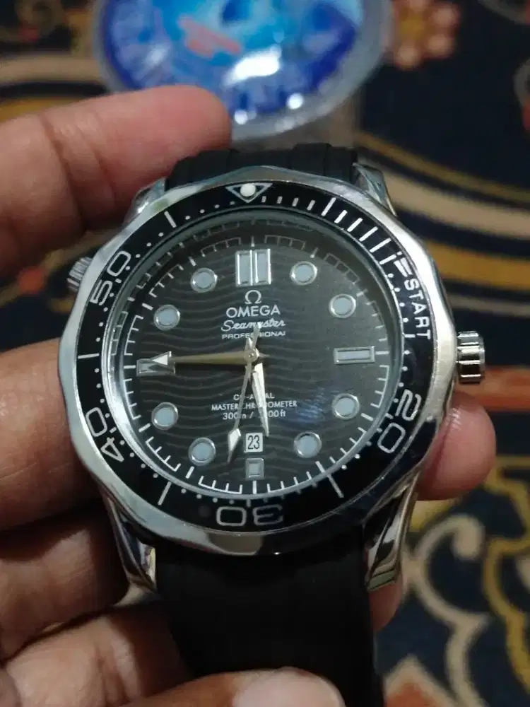 Jam tanga omega pria