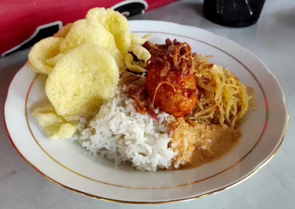 Butuh karyawan buat jualan uduk pakai gerobak