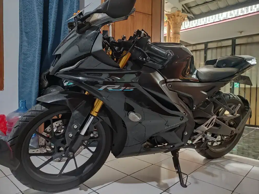 Yamaha R15 v4 2023