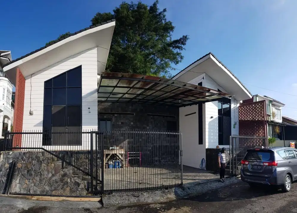 Dua Rumah gandeng seperti villa