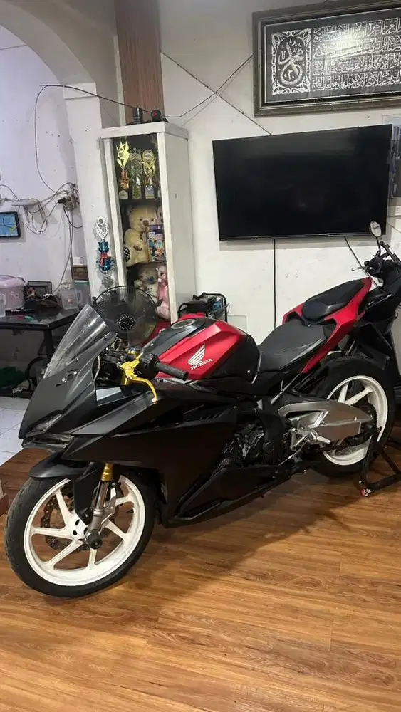 CBR 250RR ABS LOW KM