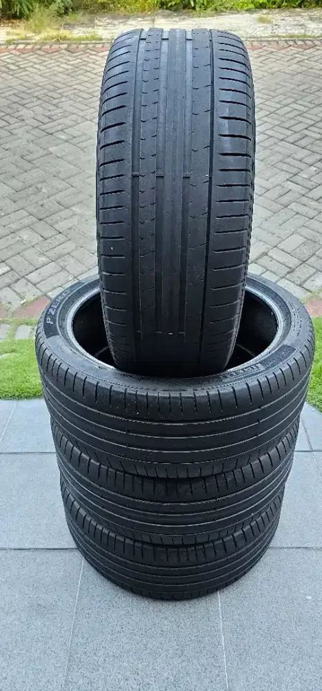 Ban Pirelli P Zero 245/40/20