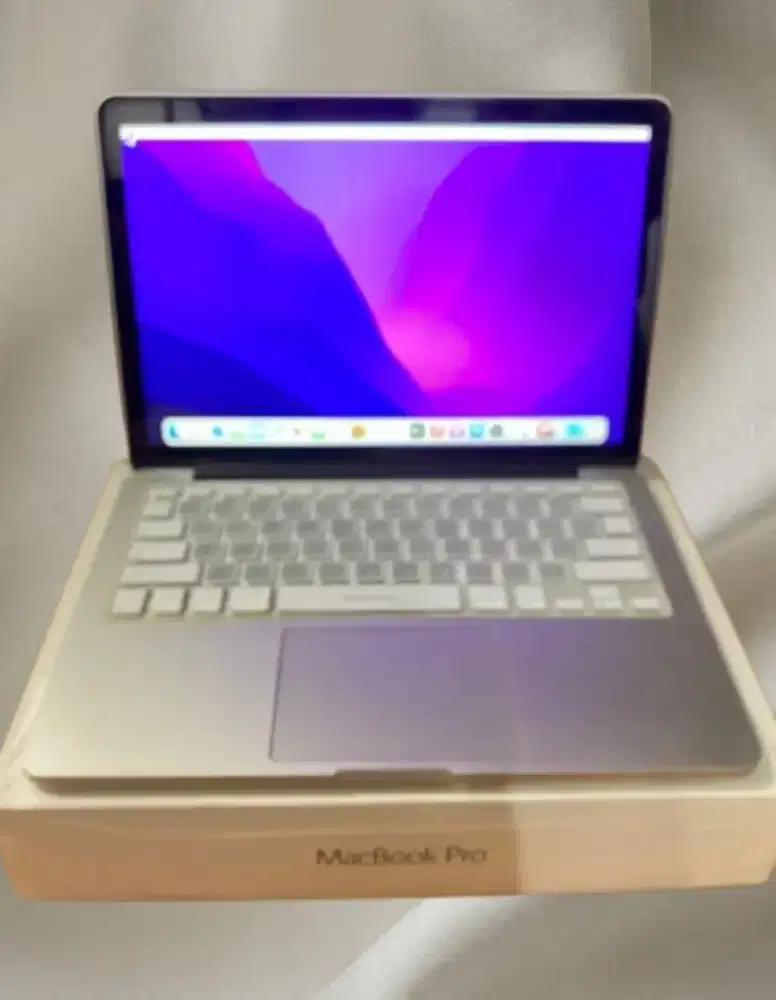 Dollar hampir Rp 18 ribu, jual macbook murah