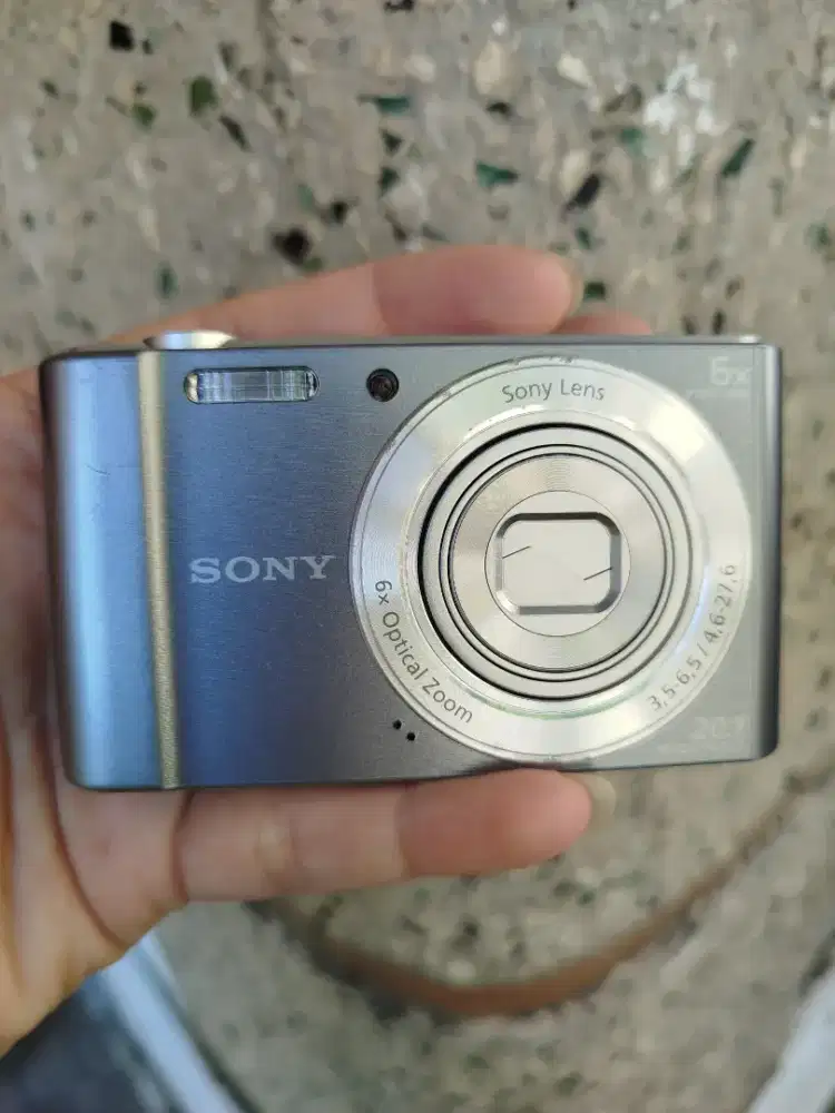 Kamera Sony W810