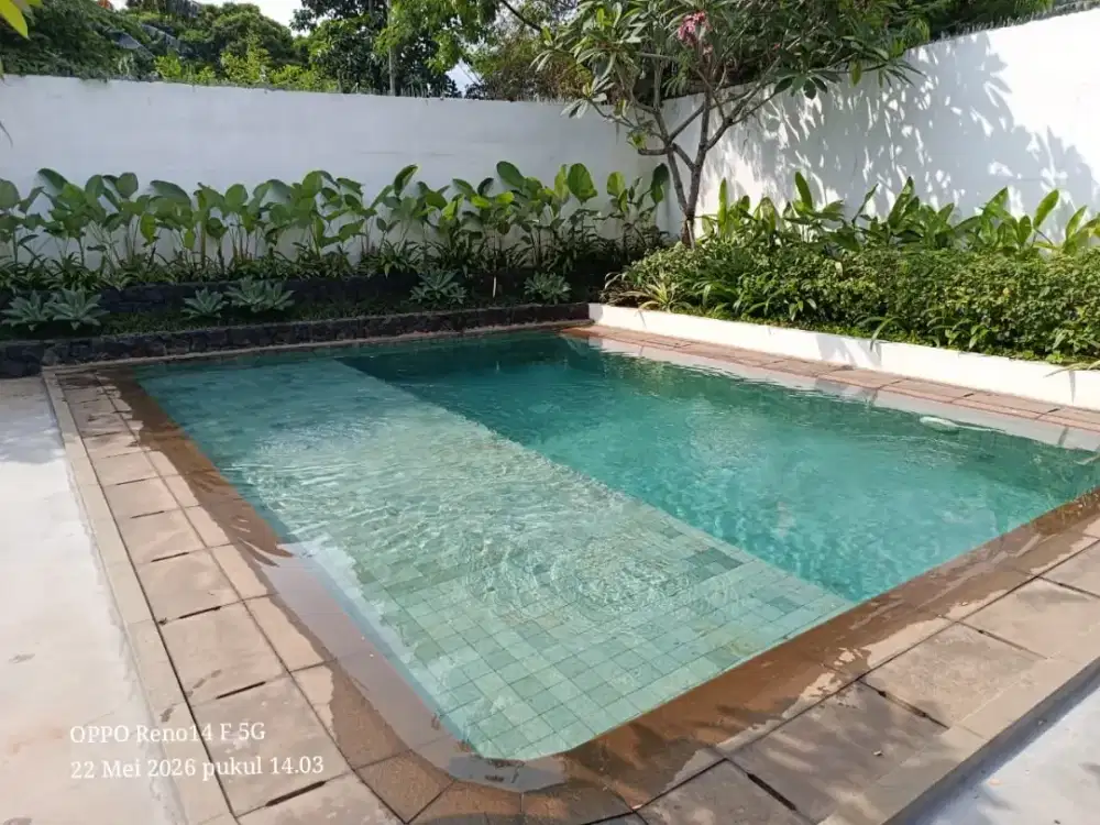 Perawat Kolam Renang